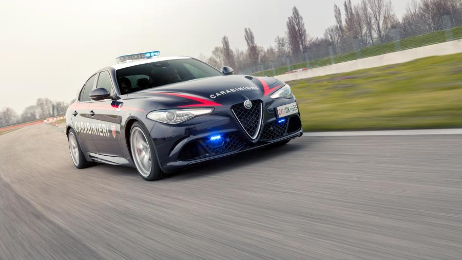  Alfa Romeo Giulia Quadrifoglio Carabinieri (952) 2016 года  (фото 1 из 14)
